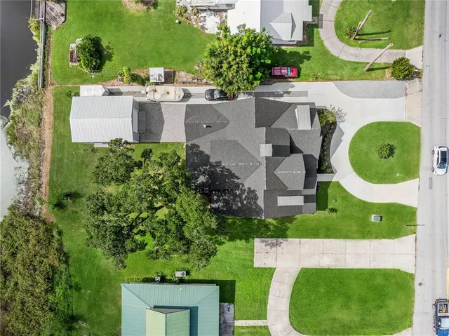 $750,000 | 1516 Lake Howard Drive Southwest, Winter Haven, FL 33880