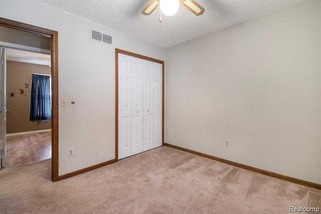 435 Reeves Pinckney, MI 48169 - Photo 17 of 25