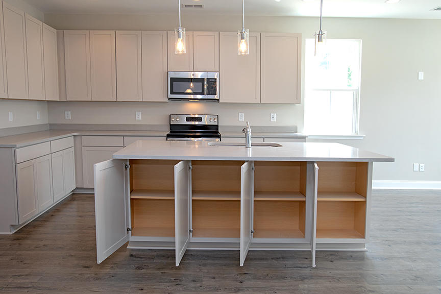 7765 Montview Road North Charleston, SC 29418 - Photo 3 of 39 Kitchen