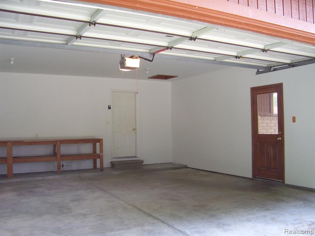 1185 East Gunn Road Rochester, MI 48306 - Photo 29 of 30