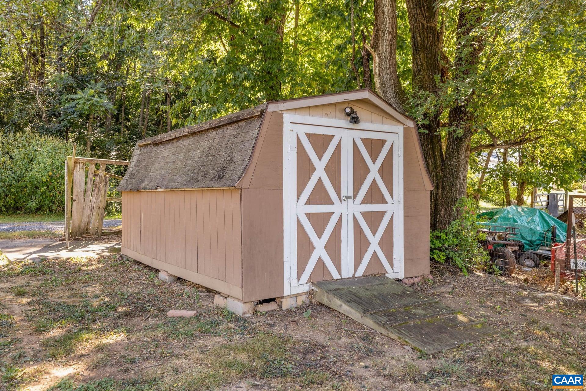 9 Bradley Lane Waynesboro, VA 22980 - Photo 6 of 23