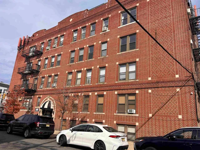 $229,000 | 680 John F. Kennedy Boulevard, Unit 301, Bayonne, NJ 07002