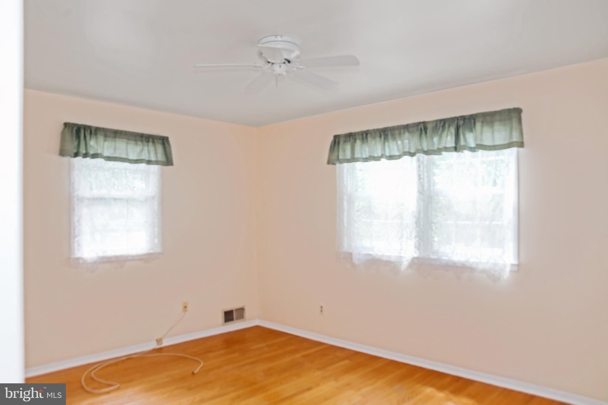 5205 Ravensworth Road Springfield, VA 22151 - Photo 11 of 22 Primary Bedroom