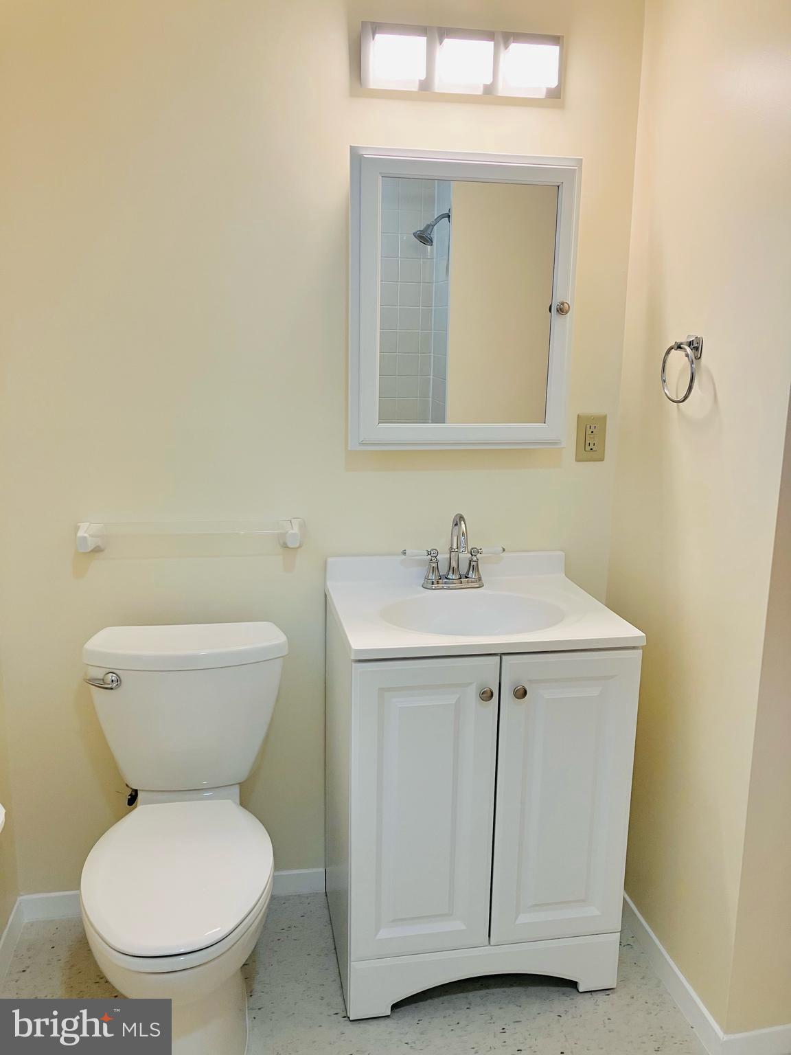 5205 Ravensworth Road Springfield, VA 22151 - Photo 15 of 22 Upper Level Full Bath