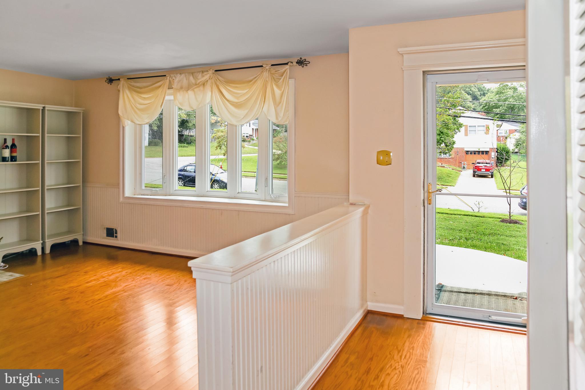 5205 Ravensworth Road Springfield, VA 22151 - Photo 2 of 22 Foyer