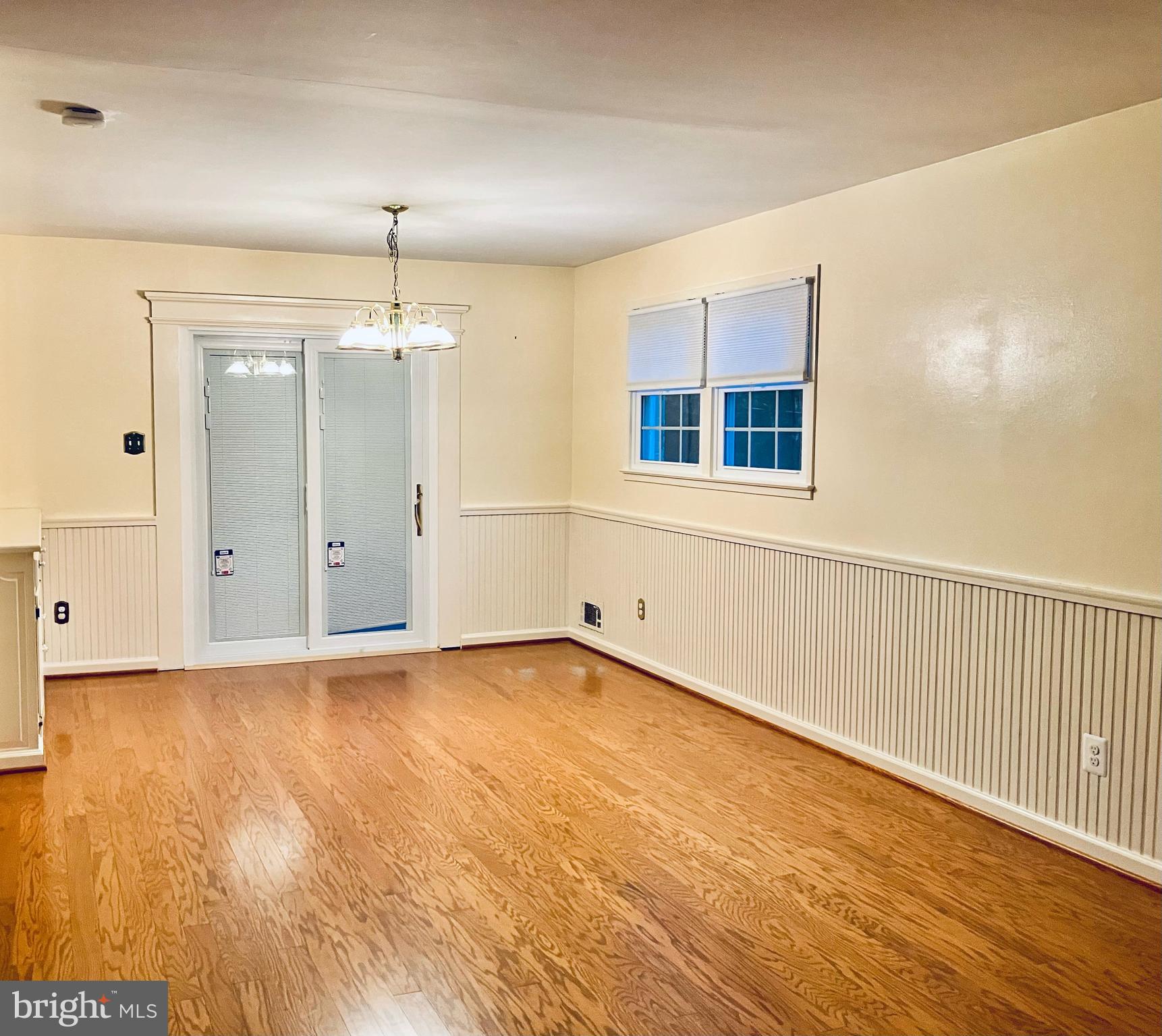 5205 Ravensworth Road Springfield, VA 22151 - Photo 4 of 22 Dining Room looking
towards porch