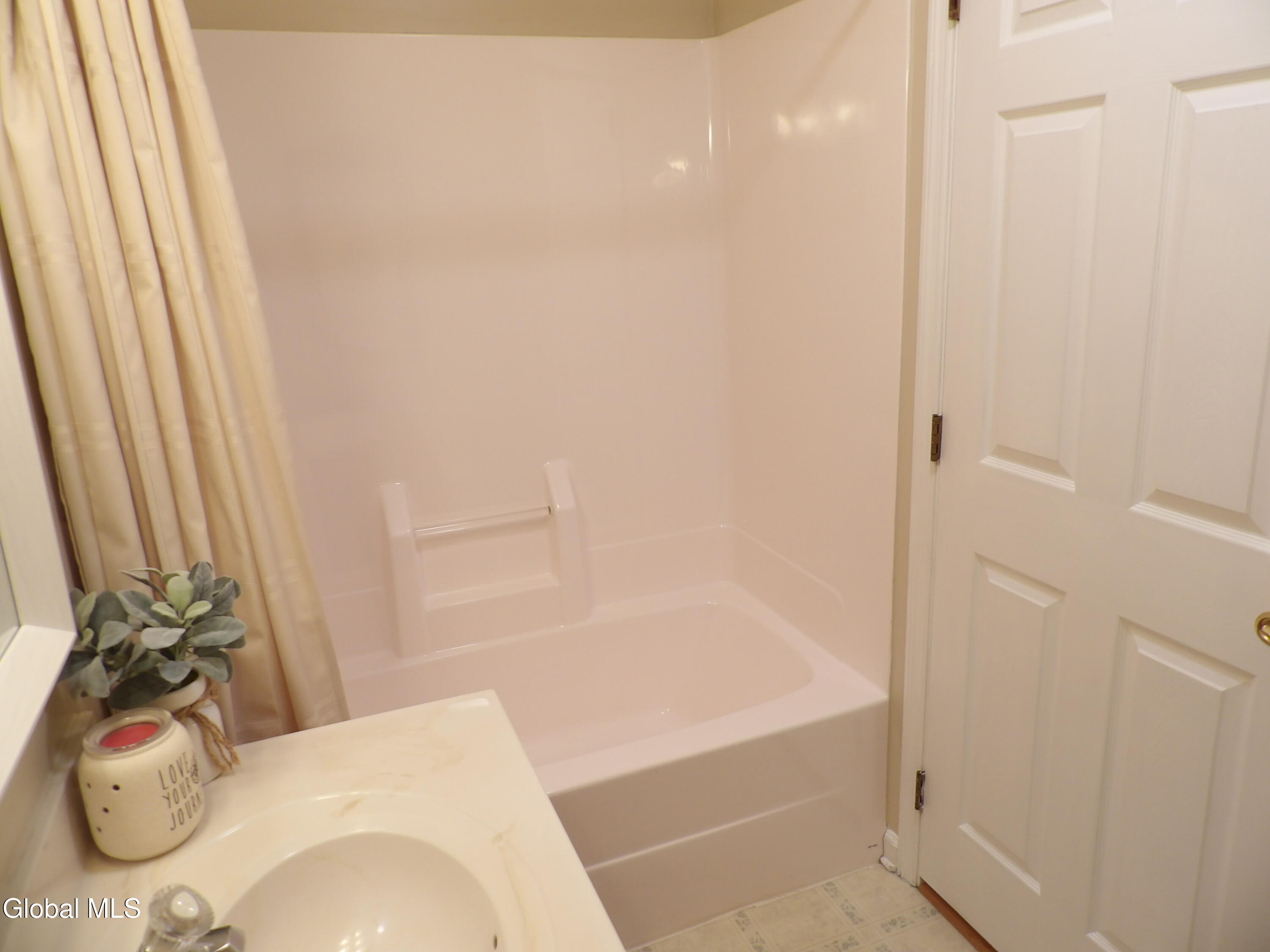 77 Old Canal Road Halfmoon, NY 12065 - Photo 20 of 50 100_1182