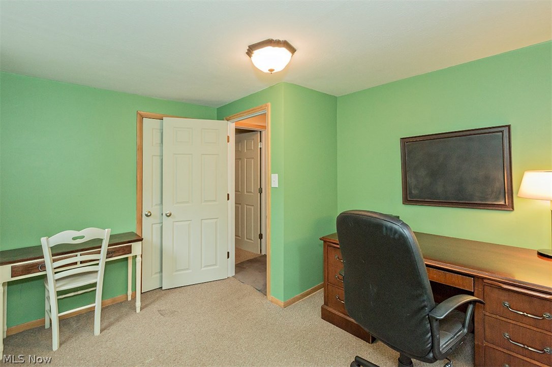 1278 Argonne Road Cleveland, OH 44121 - Photo 25 of 35