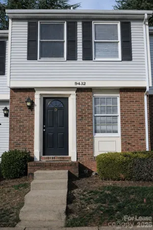 $1,700 | 9424 B Lexington Circle, Charlotte, NC 28213