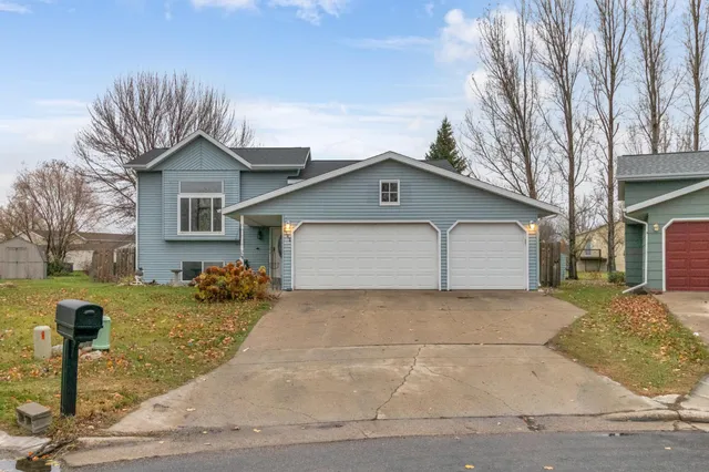 $299,900 | 1242 32nd St Circle South, Moorhead, MN 56560