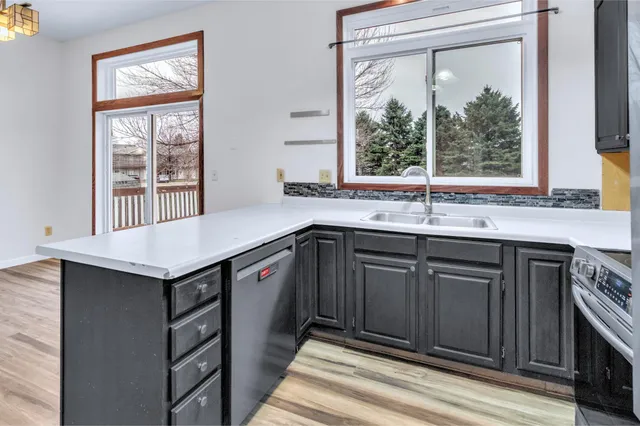 $299,900 | 1242 32nd St Circle South, Moorhead, MN 56560