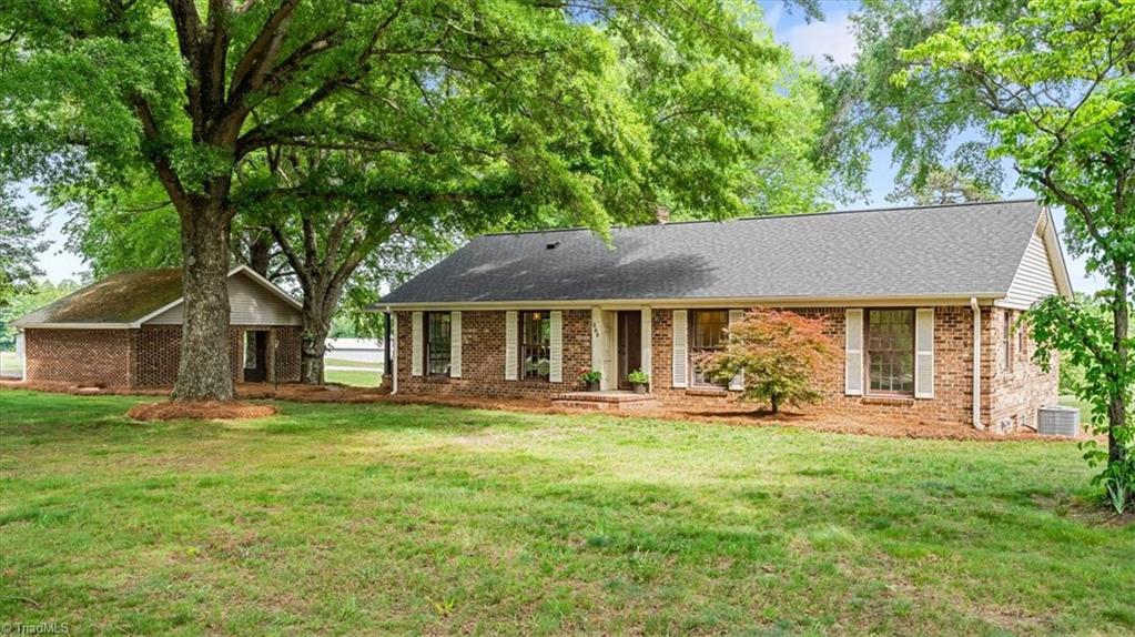 285 Trails End Road Reidsville, NC 27320 - Photo 4 of 48