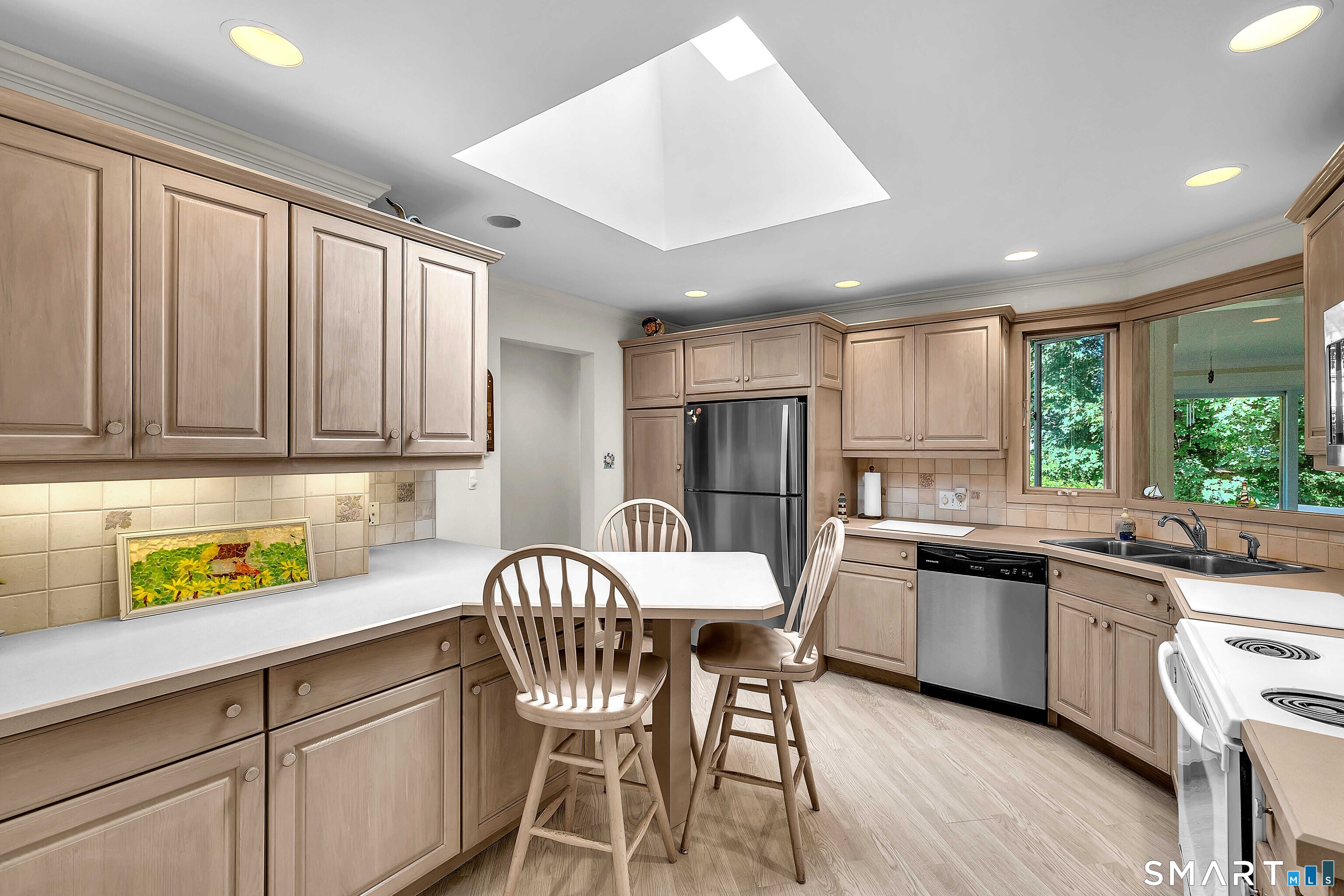 71 Beach Avenue Madison, CT 06443 - Photo 11 of 23