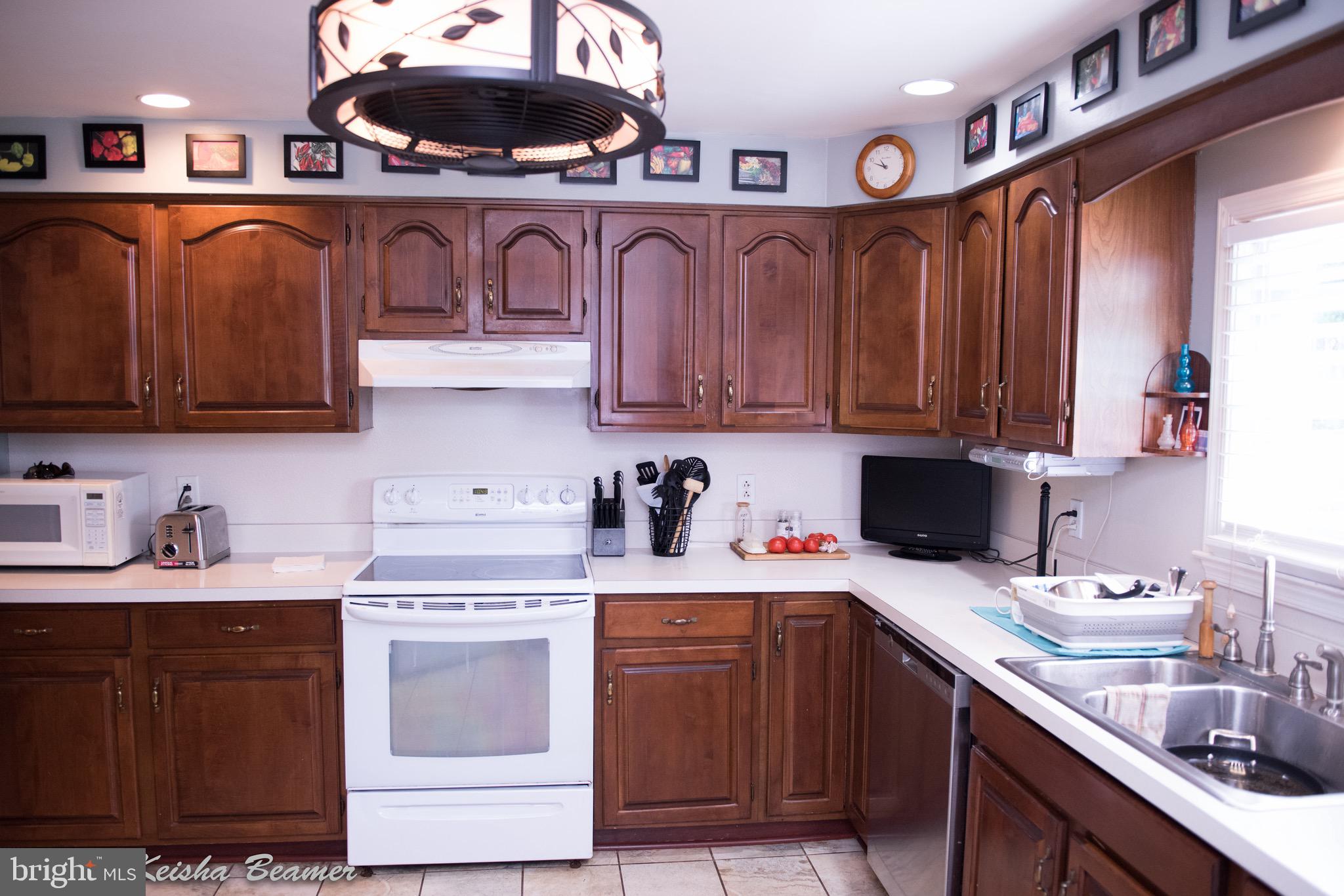 212 Allison Road Oreland, PA 19075 - Photo 8 of 21 Gallery Image 8