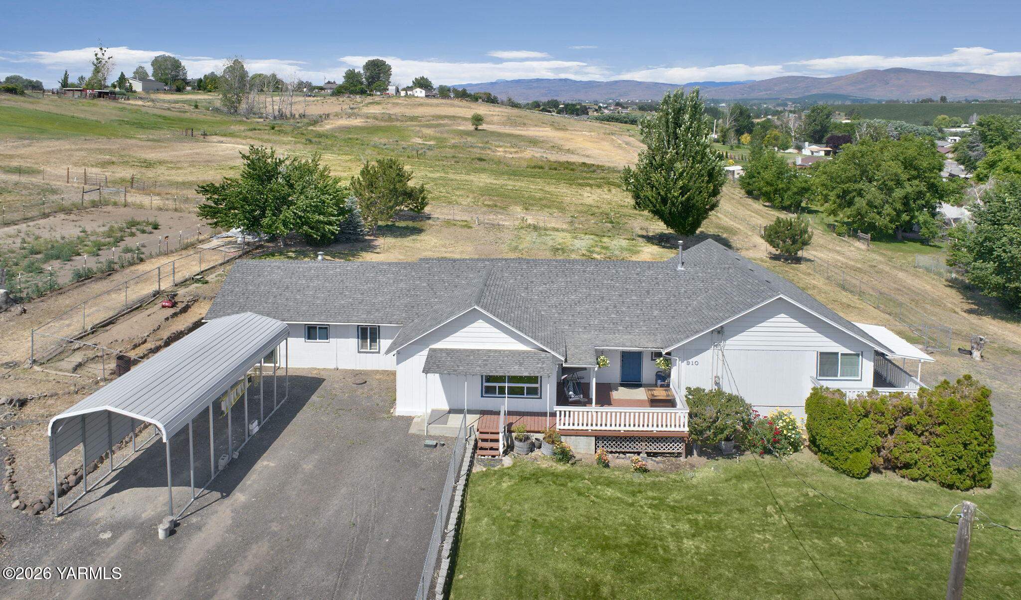910 Gromore Road Yakima, WA 98908 - Photo 2 of 30 Carver__Growmore_Yakima_01 (2)