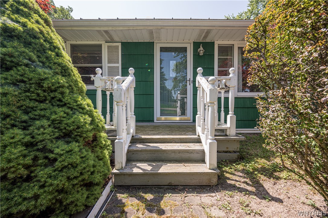 181 Cayuga Creek Road Cheektowaga, NY 14227 - Photo 4 of 47