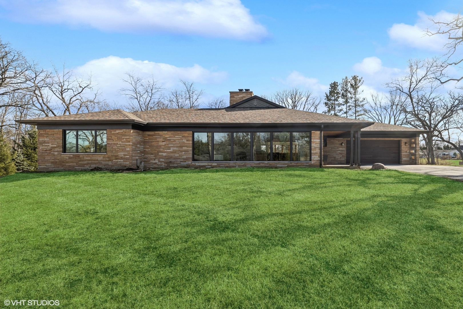 133 East County Line Road Barrington, IL 60010 - Photo 1 of 40