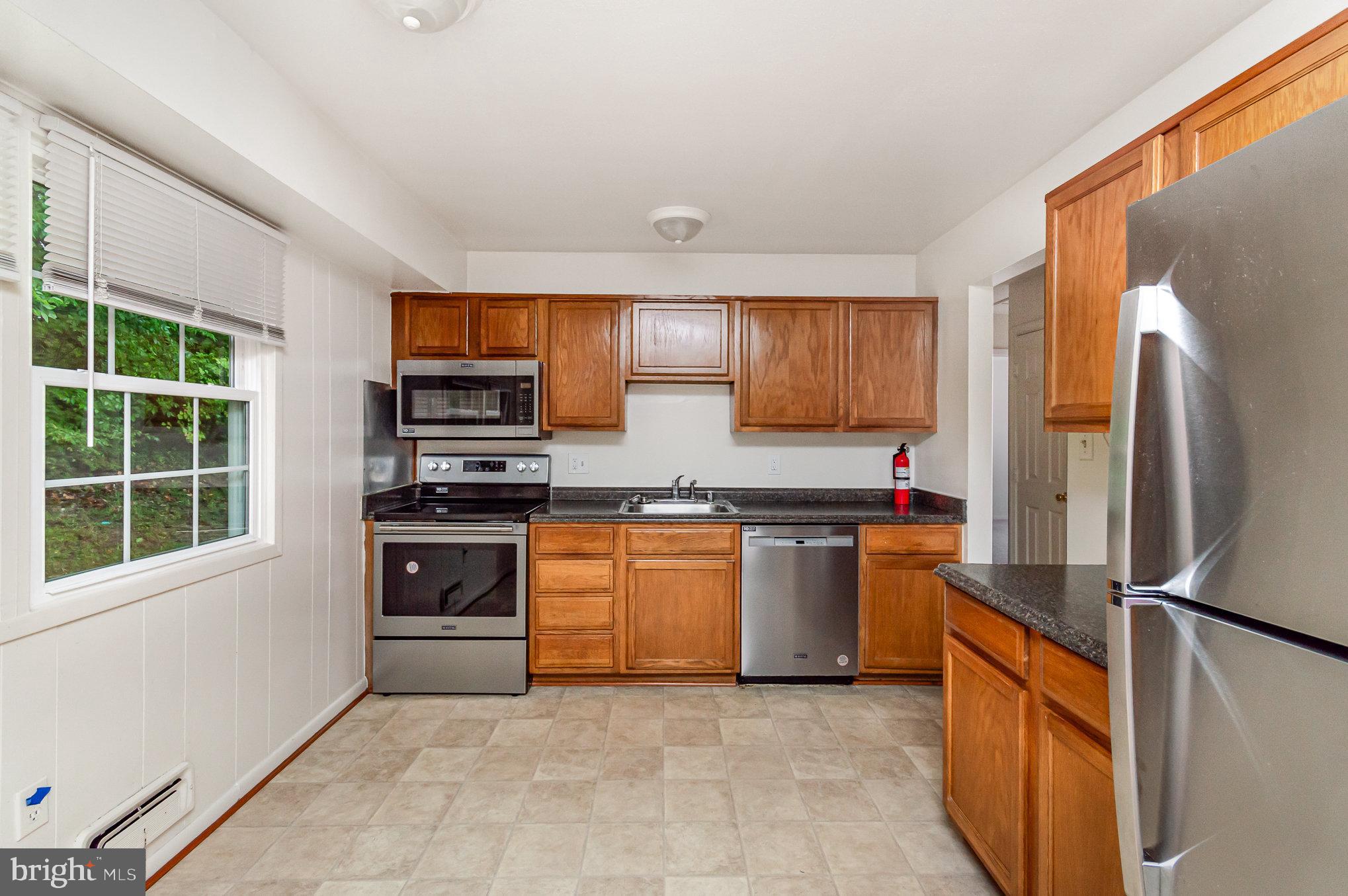 6307 Greeley Boulevard Springfield, VA 22152 - Photo 11 of 35