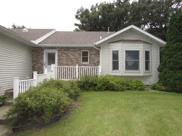 $415,000 | 1600 South Prairie Avenue, Fairmont, MN 56031