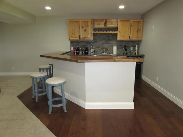 $415,000 | 1600 South Prairie Avenue, Fairmont, MN 56031