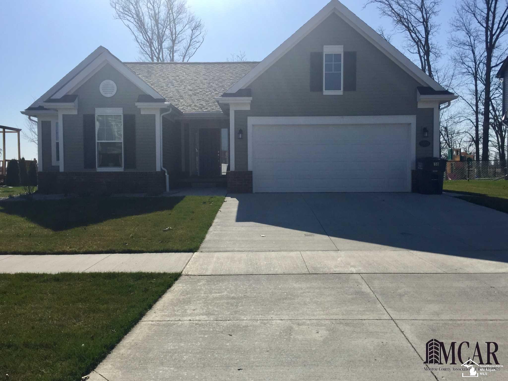 9385 Maple Ridge Drive Newport, MI 48166 - Photo 1 of 40 21440957.JPG