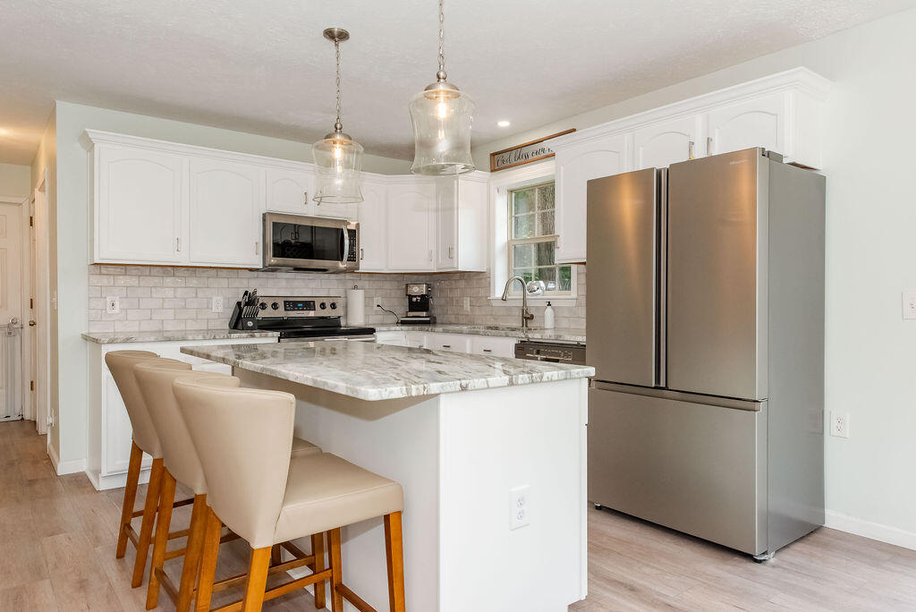 47 Fox Ridge Drive Berwick, ME 03901 - Photo 9 of 43 Kitchen