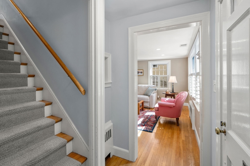 4 Granite Street Wellesley, MA 02482 - Photo 3 of 27