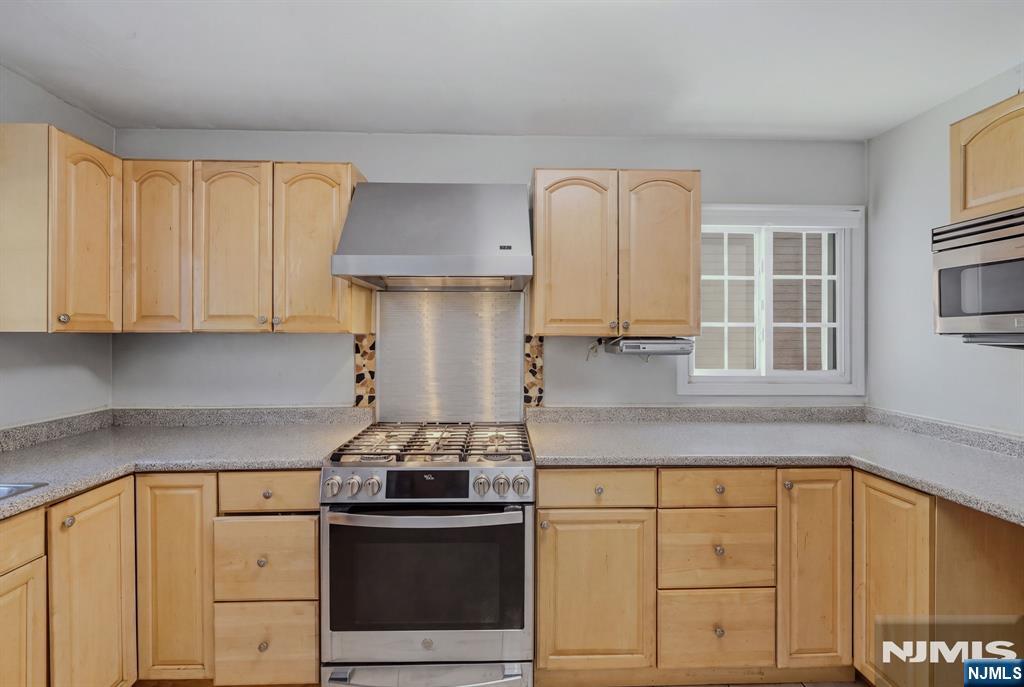 11 Raritan Avenue Paterson, NJ 07503 - Photo 20 of 42 Gallery Image 20