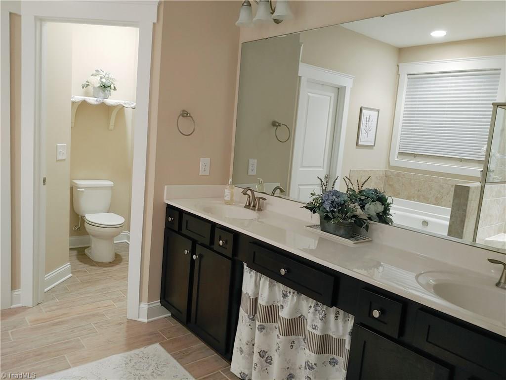 5521 Rambling Road Greensboro, NC 27409 - Photo 22 of 30