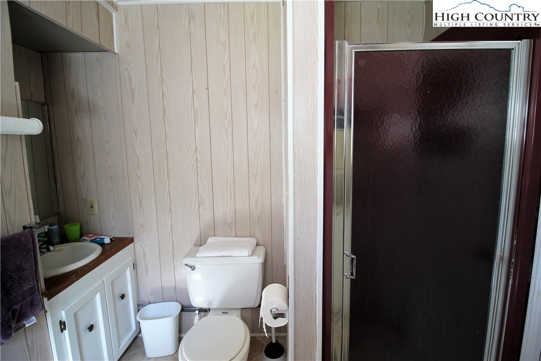 183 River Road Newland, NC 28657 - Photo 12 of 16 Gallery Image 12