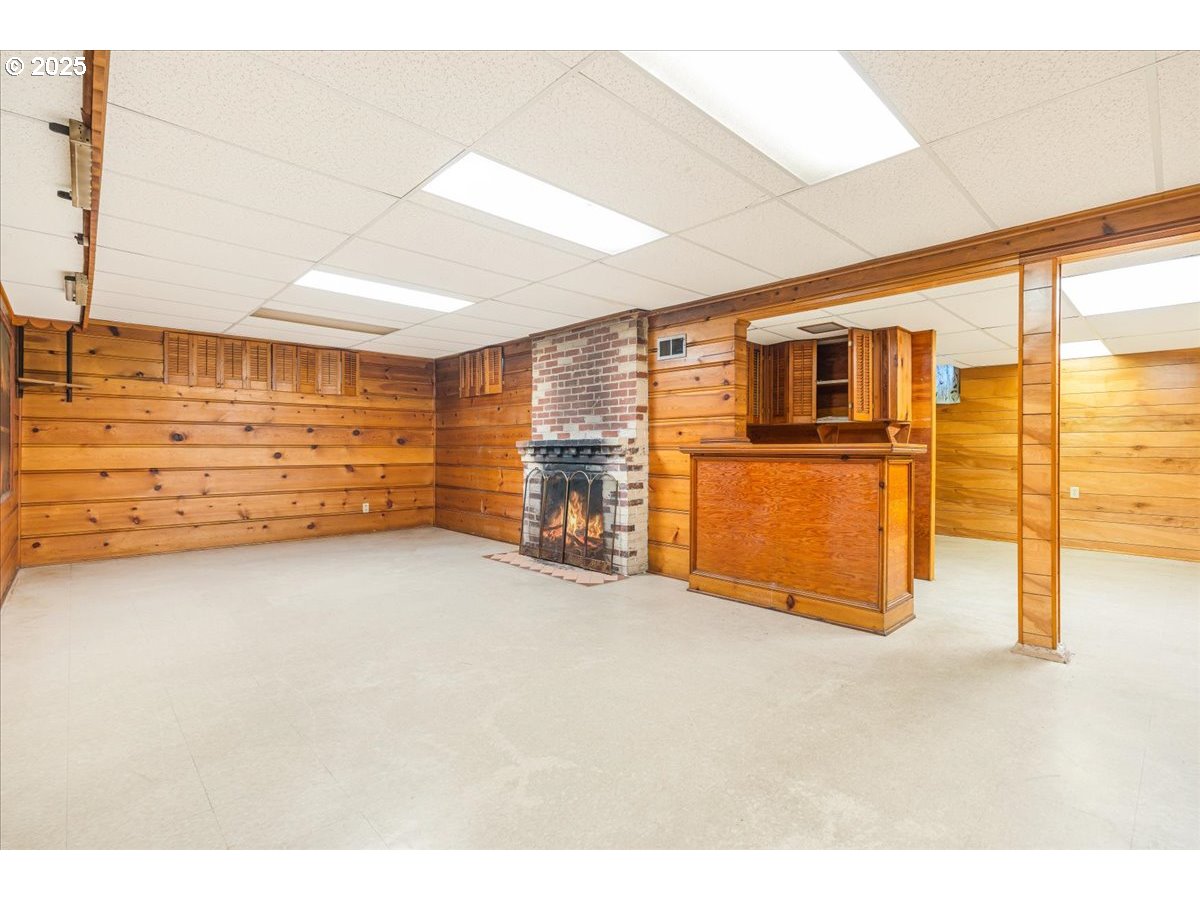 5925 Northeast 27th Avenue Portland, OR 97211 - Photo 15 of 25 a view of an empty room