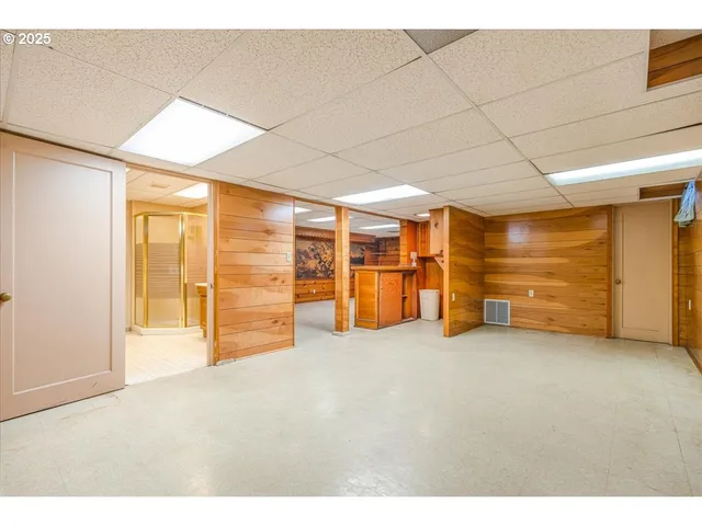 a big room with an empty room