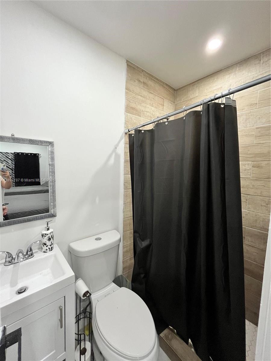 1102 Northwest 103rd Street Miami, FL 33150 - Photo 18 of 37 Unit 1 (3/2)