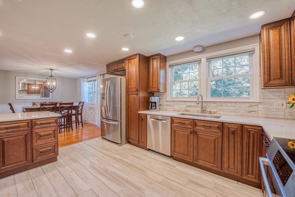 20 Barnes Road Stoughton, MA 02072 - Photo 3 of 32 Gallery Image 3