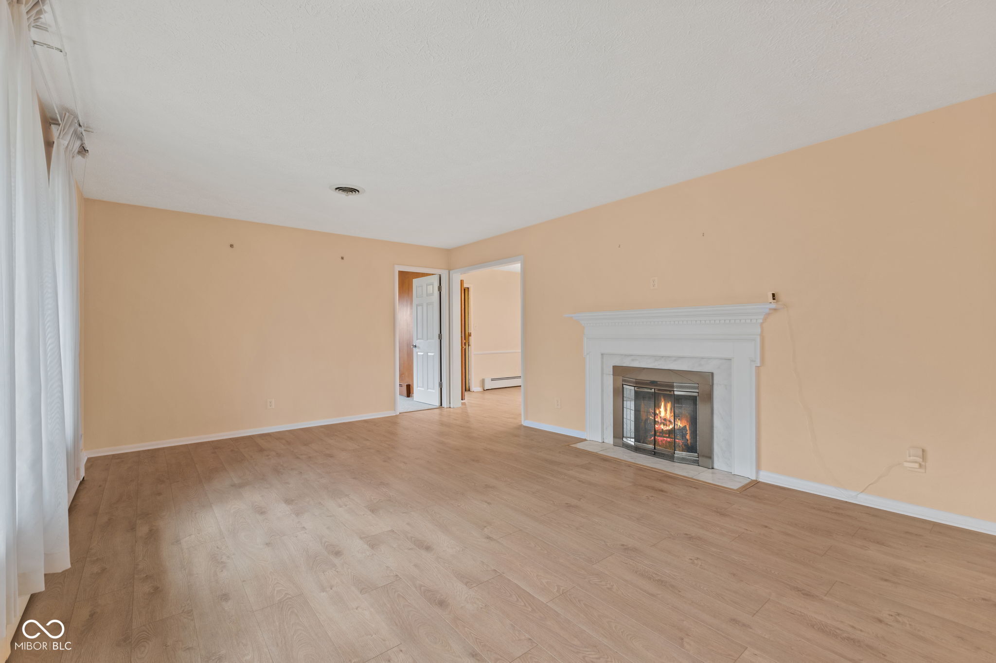 4529 Dickson Road Indianapolis, IN 46226 - Photo 5 of 40 Gallery Image 5