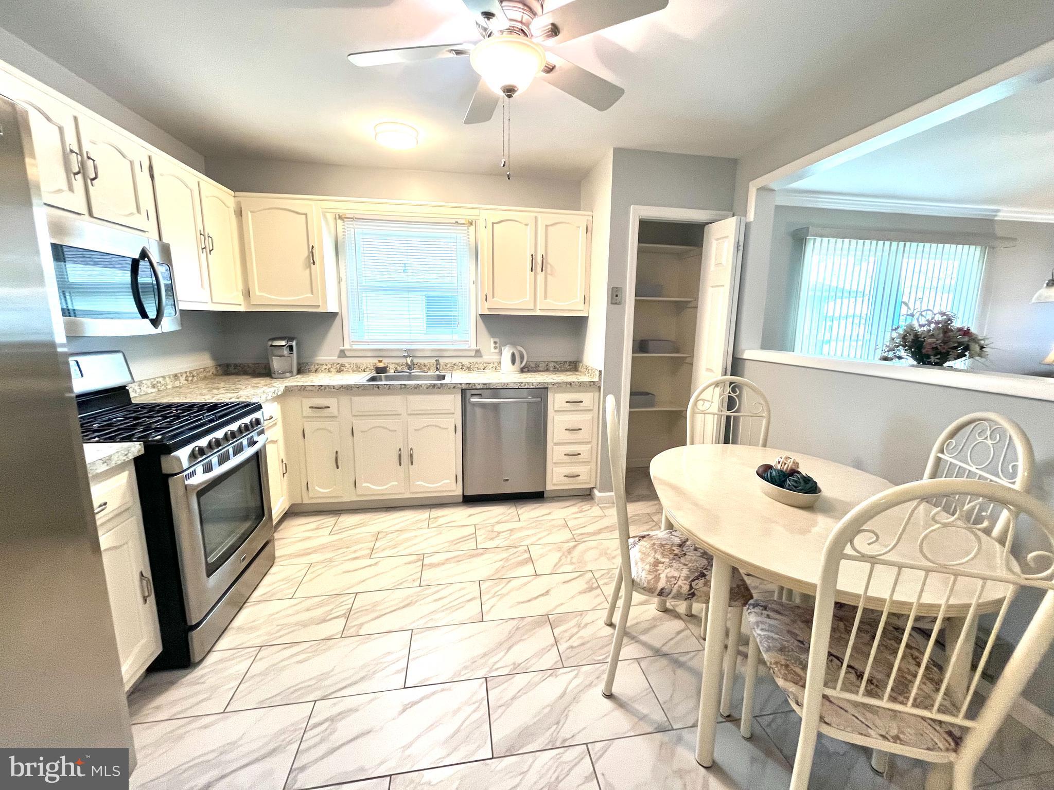 39 Dogwood Road Manahawkin, NJ 08050 - Photo 12 of 29 Gallery Image 12