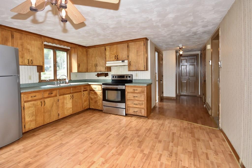 53 Acushnet Road Mattapoisett, MA 02739 - Photo 3 of 20 Gallery Image 3