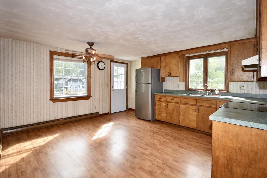 53 Acushnet Road Mattapoisett, MA 02739 - Photo 4 of 20 Gallery Image 4