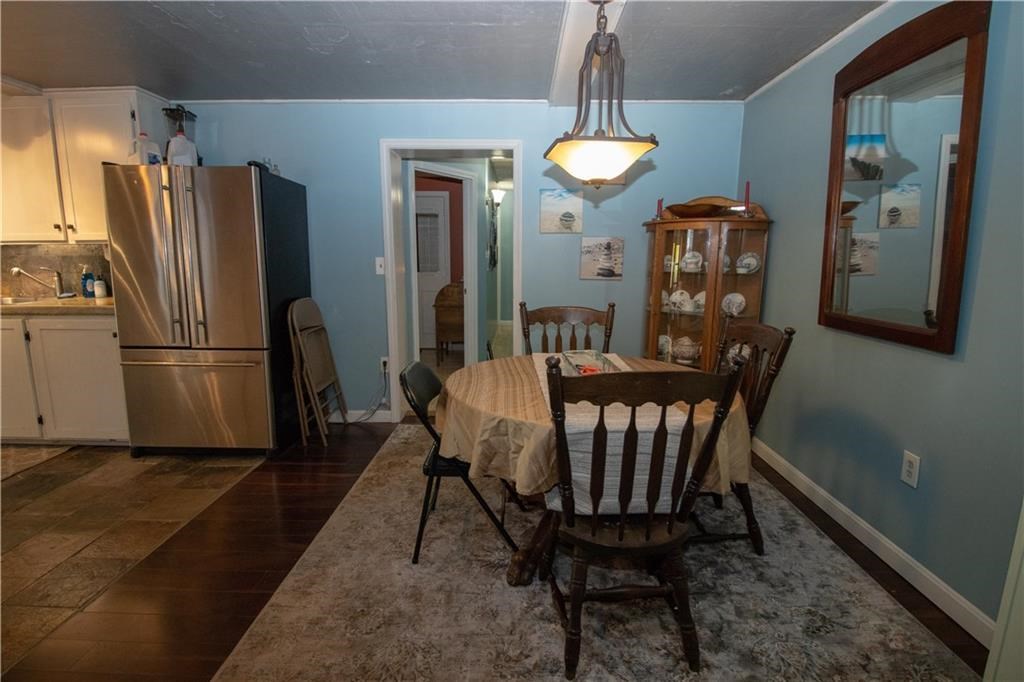 17 Spring Street Westerly, RI 02891 - Photo 17 of 29 Dining area.