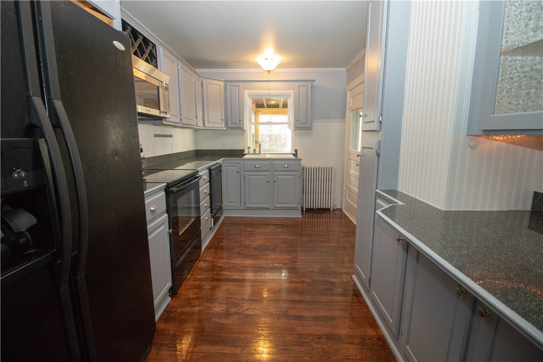 17 Spring Street Westerly, RI 02891 - Photo 5 of 29