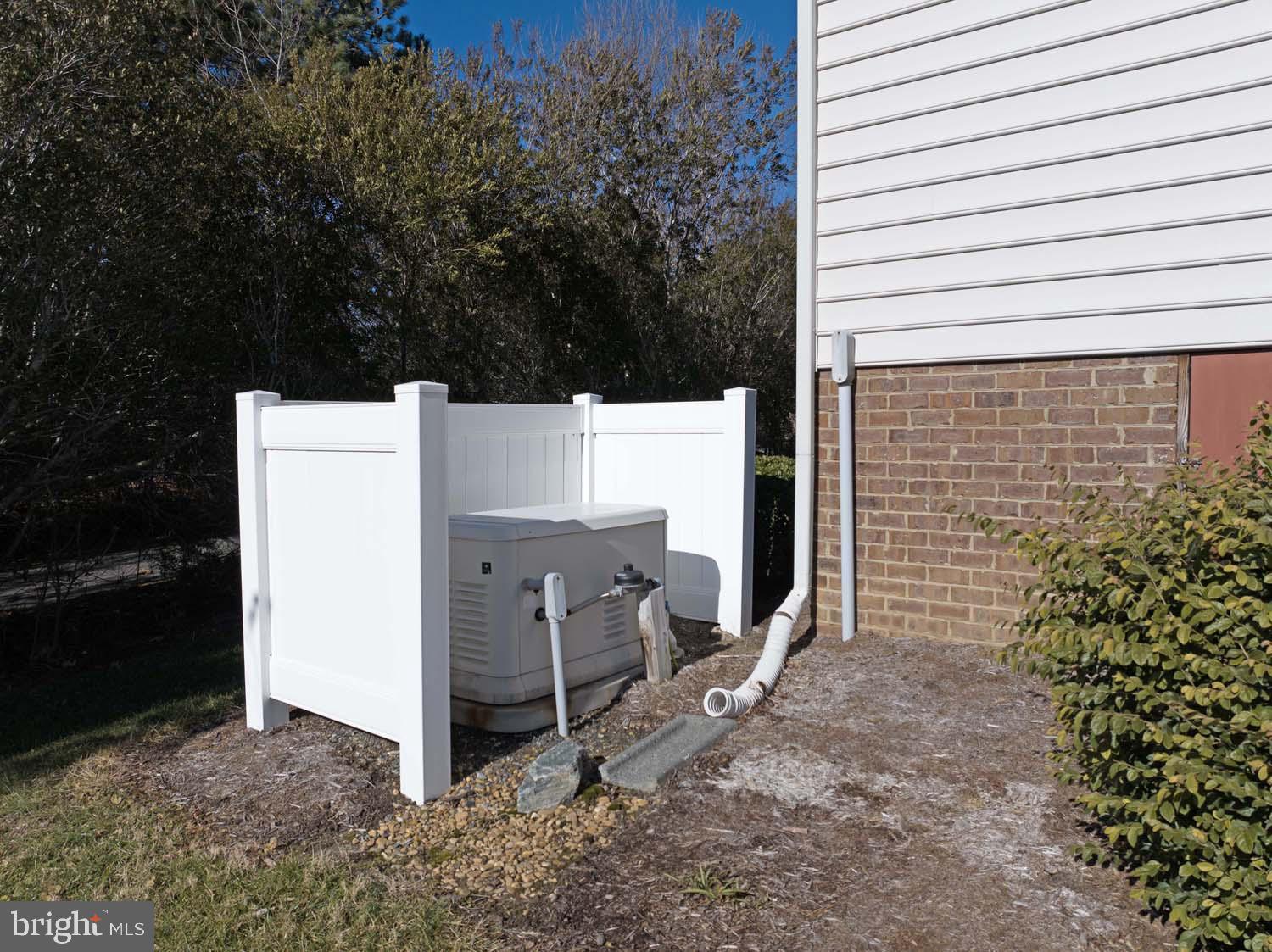 464 Middle Gate Irvington, VA 22480 - Photo 41 of 46 a view of a house with backyard