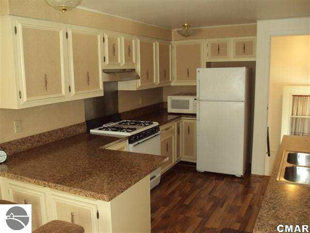 5957 South Mission Road Mount Pleasant, MI 48858 - Photo 2 of 14 1771910-1.JPG