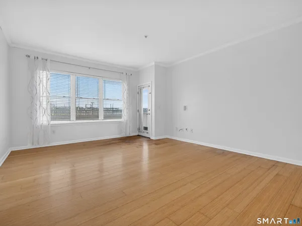 $350,000 | 400 Bank Street, Unit 104, New London, CT 06320