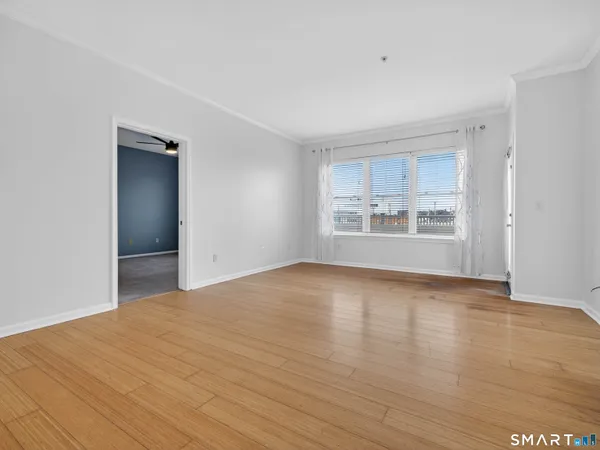 $350,000 | 400 Bank Street, Unit 104, New London, CT 06320