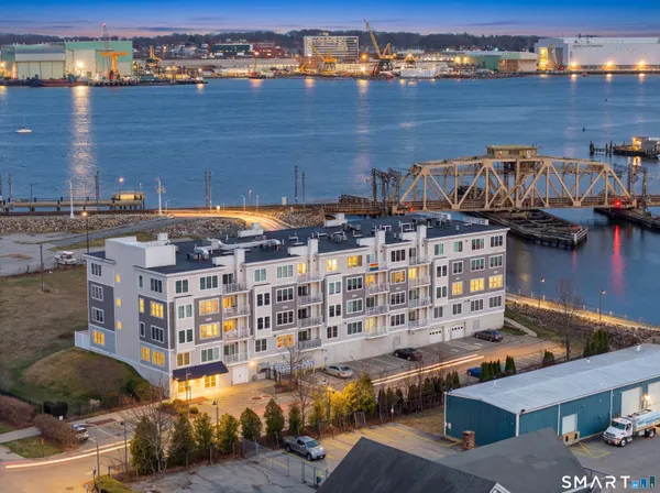 $350,000 | 400 Bank Street, Unit 104, New London, CT 06320