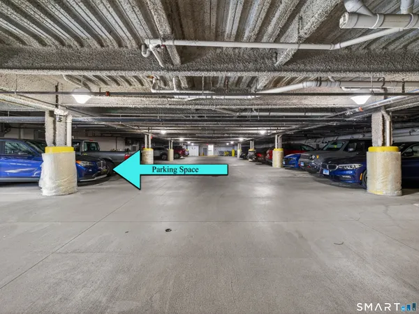 $350,000 | 400 Bank Street, Unit 104, New London, CT 06320
