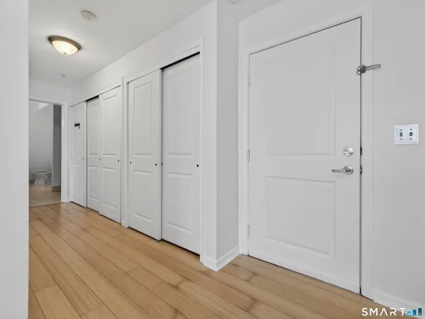 $350,000 | 400 Bank Street, Unit 104, New London, CT 06320