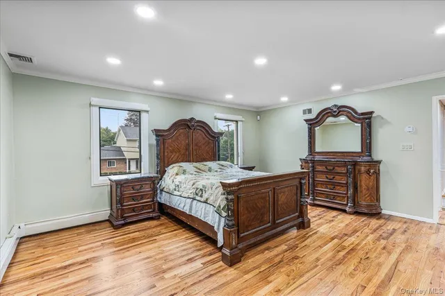 $1,699,999 | 418 Old Courthouse Road, Manhasset Hills, NY 11040