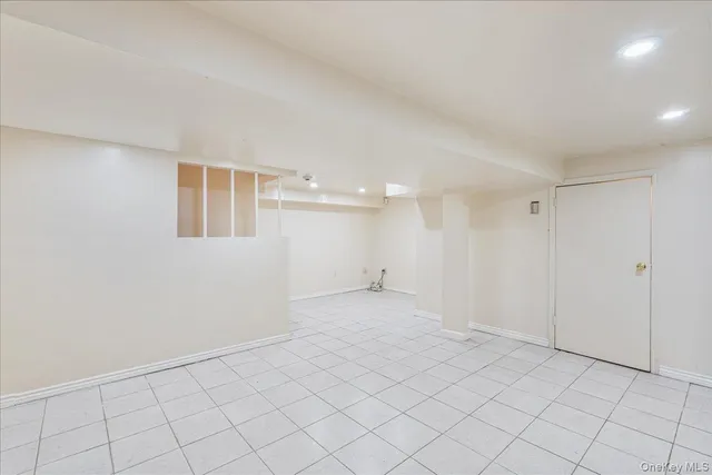 $1,699,999 | 418 Old Courthouse Road, Manhasset Hills, NY 11040