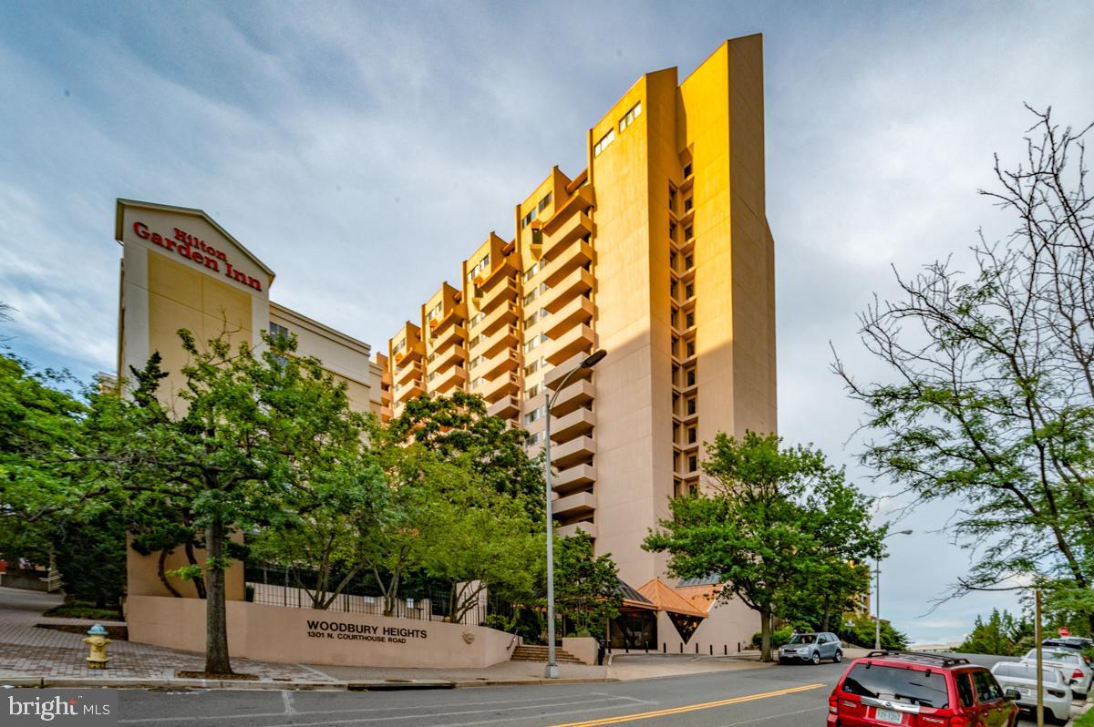 1301 North Courthouse Road, Unit 1106 Arlington, VA 22201 - Photo 46 of 48 24-hr security and concierge, on-site maintenance
